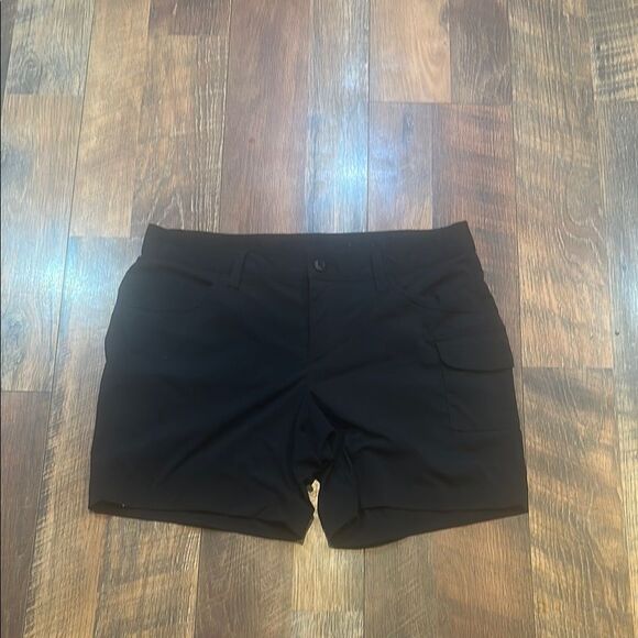 Eddie Bauer Black Women's Shorts 8 (BK4) - Picture 1 of 4